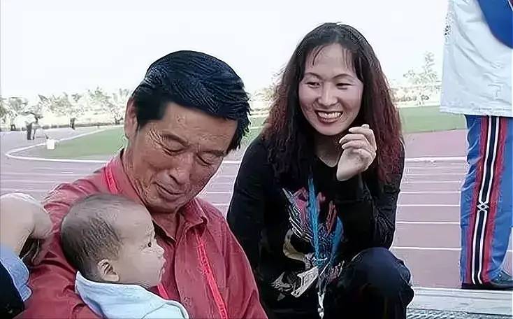 “东方神鹿”王军霞：退役移居美国，3个孩子3个爹，现成人生赢家